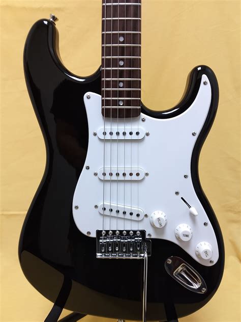 starcaster fender electric guitar price.